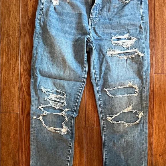 American Eagle Ripped Light Blue Hi-Rise Jegging - Picture 2 of 6